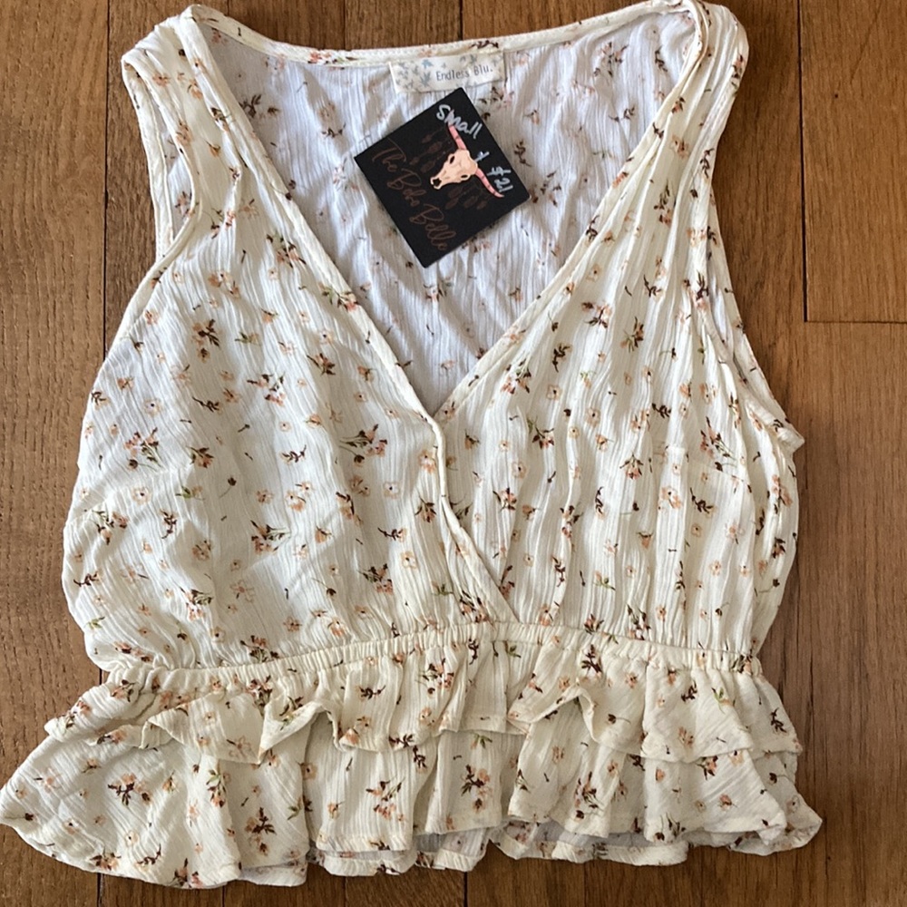 NWT Endless Blu Floral Crop Top